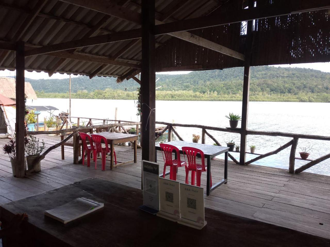 The Floating House Villa Koh Kong Room photo